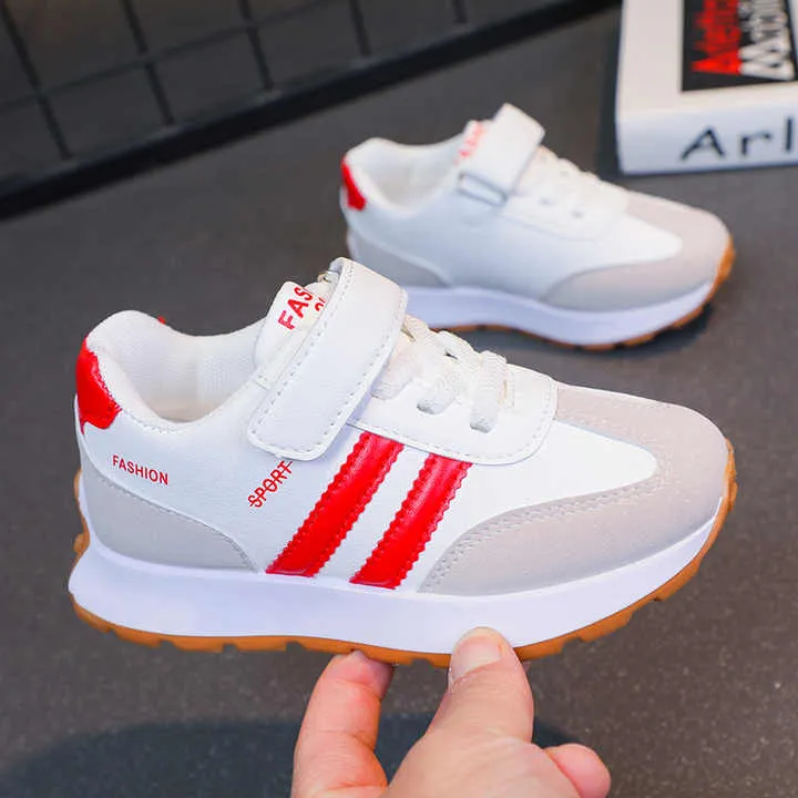 أحذية رياضية عصرية trendy sneakers