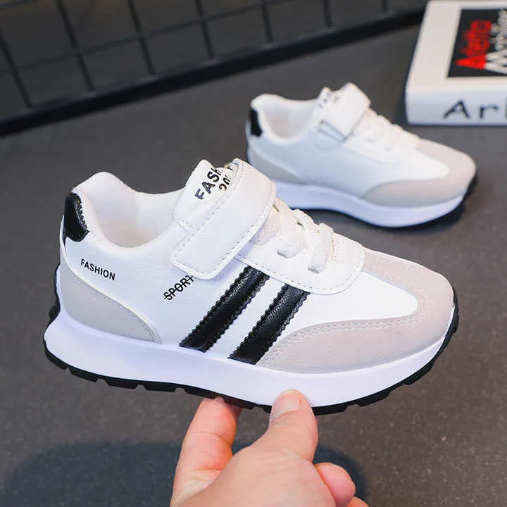 أحذية رياضية عصرية trendy sneakers