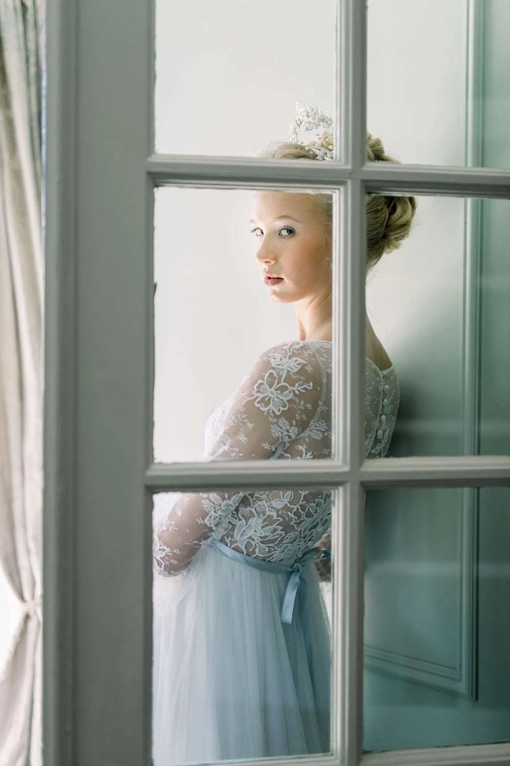 VICTORIA Classic Wedding Dress